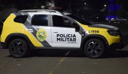 Homem é preso após agredir e ameaçar companheira com arma de uso restrito