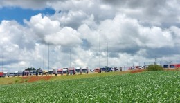 Movimento pela aduana registra passagem de 1.930 caminhões em janeiro