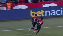 Com um a mais, Athletico vence São Paulo nos pênaltis e vai às quartas da Copa do Brasil