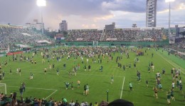 Chapecoense vence Atlético-GO e confirma retorno à Série A do Brasileirão