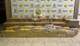 Polícia Militar apreende carga com 675 pacotes de cigarros contrabandeados