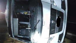 Colisão entre ônibus e van deixa feridos na BR-282