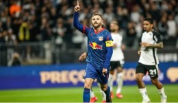 Lucão brilha, e Bragantino bate Corinthians com pênalti polêmico e gol no último lance