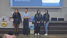 Gestantes participam de palestra sobre saúde bucal e cuidados durante a gravidez