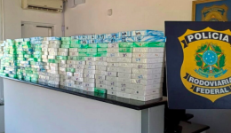 PRF apreende carga milionária de iPhones escondidos em carro em SC