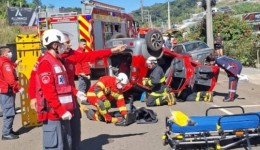 Mulher fica ferida em acidente no Dia do Trabalho