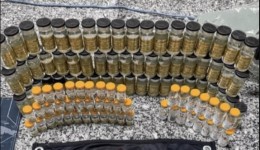Passageiro é preso com 47 ampolas de tirzepatida e 58 frascos de anabolizantes em SC
