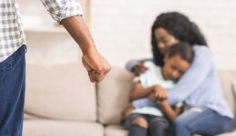 Mulher e criança ficam feridas em caso de violência doméstica