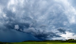 Frente fria marca início da semana e pode provocar até 200 mm de chuva no Brasil