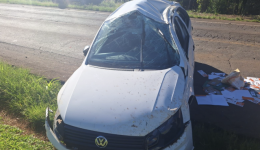 Motorista fica ferida após capotamento na SC-163