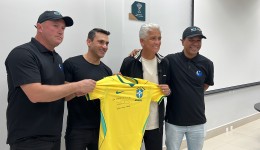 Bebeto, tetracampeão mundial brasileiro e embaixador da Gol Cup, prestigia abertura da competição em São Miguel do Oeste