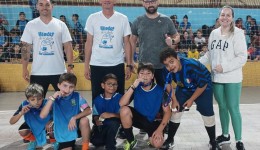 Escola Roberto Mazzocatto realiza jogos de futsal em comemoração ao Dia da Criança