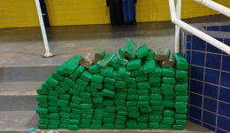 Quase 200 quilos de maconha são apreendidos em veículo com paraguaios no Extremo-Oeste de SC