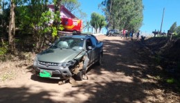 Motociclista fica ferido em colisão frontal com carro no interior