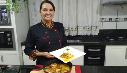 Dete ensina a fazer moqueca de peixe, simples e fácil de fazer
