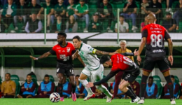 Em jogo com duas viradas, Chapecoense perde para o Athletico pela Série B