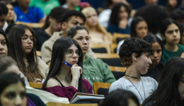Mais de 11 mil estudantes de Santa Catarina participam de aulões preparatórios para o Enem 2026