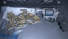 Homem é preso com revólver e 43 munições durante abordagem