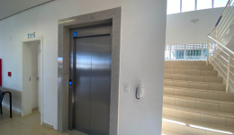 Prefeitura instala elevador e amplia acessibilidade na sede administrativa