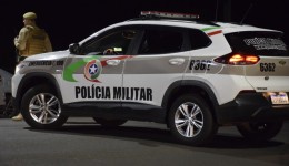 Mulher é presa após ameaçar familiares com faca durante ocorrência de violência doméstica