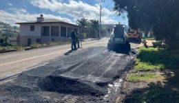 Setor de Urbanismo utiliza 17 toneladas de asfalto para recuperação de pontos