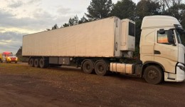 Polícia apreende 8 toneladas de cebola argentina sem documentação e prende duas pessoas