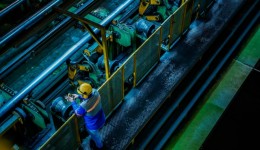 Indústria de Santa Catarina cresce 3,2% em 2025, cinco vezes a média nacional