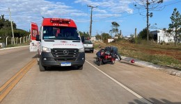 Mulher sofre queda de moto elétrica na BR-163