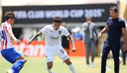 Botafogo perde para o Atlético de Madrid, mas garante vaga nas oitavas da Copa