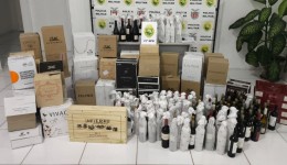 Polícia Militar apreende veículo com 612 garrafas de bebidas estrangeiras