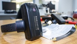 Justiça manda preso sem as duas pernas usar tornozeleira eletrônica