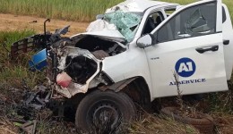 Cinco trabalhadores morrem após caminhonete bater de frente com caminhão na PR-090
