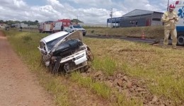 Colisão envolve carro e caminhão na rodovia PR-280