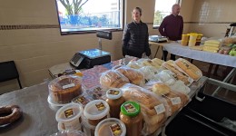 Feira da Agricultura Familiar acontece todos os sábados e valoriza produtores locais