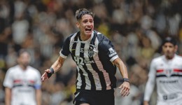 Atlético-MG vence o São Paulo e encerra invencibilidade do líder no Brasileirão