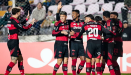 Flamengo vence na altitude e estreia com autoridade na Libertadores