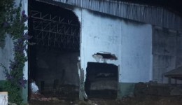 Incêndio em galpão agrícola mobiliza bombeiros por 8 horas e 50 mil litros de água são usados no combate