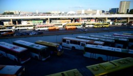 Dezenas de ônibus de uma mesma empresa urbana são apedrejados no DF