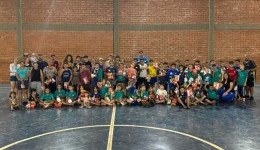 Escolinha do Nacional faz evento em alusão a Pascoa para alunos do projeto