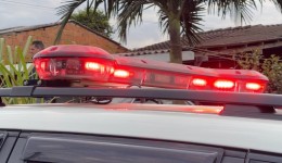 Ladrão é pego em posto de combustível e ainda tenta fugir da PM