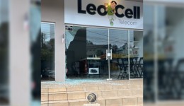 Ladrão invade loja de celulares e causa prejuízo de R$ 20 mil