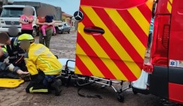 Motociclista fica ferido em acidente com carro