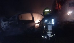 Incêndio destrói totalmente veículo GM/Astra em Iporã do Oeste