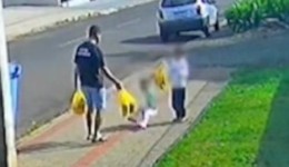 Vídeo mostra pai chutando filha de 3 anos em via pública; caso é investigado em Francisco Beltrão