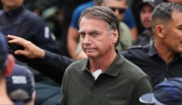 Bolsonaro está na UTI com broncopneumonia e não tem previsão de alta, diz boletim médico