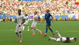 Inglaterra vence a França em jogo de 10 gols e conquista o terceiro lugar