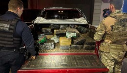 Caminhonete com meia tonelada de maconha é apreendida no oeste do Paraná