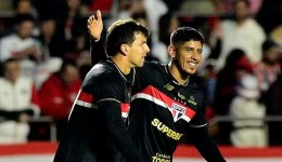 São Paulo vence Atlético-MG, cola no G-6, dá fim a tabu e amplia sequência positiva