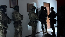 BOPE resgata menina de 4 anos mantida em cárcere privado pelo próprio pai