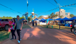 Festa de 104 anos reúne sabores, cultura e muita música na fronteira